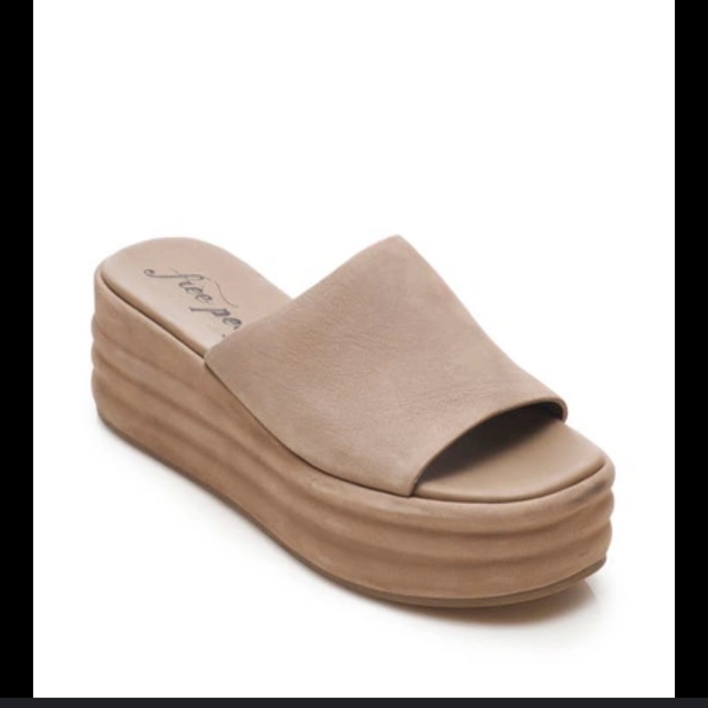 Free People Women's Tan Platform Slide Sandals